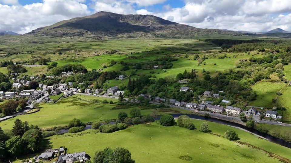 Elen's Castle Hotel Dolwyddelan Exterior foto