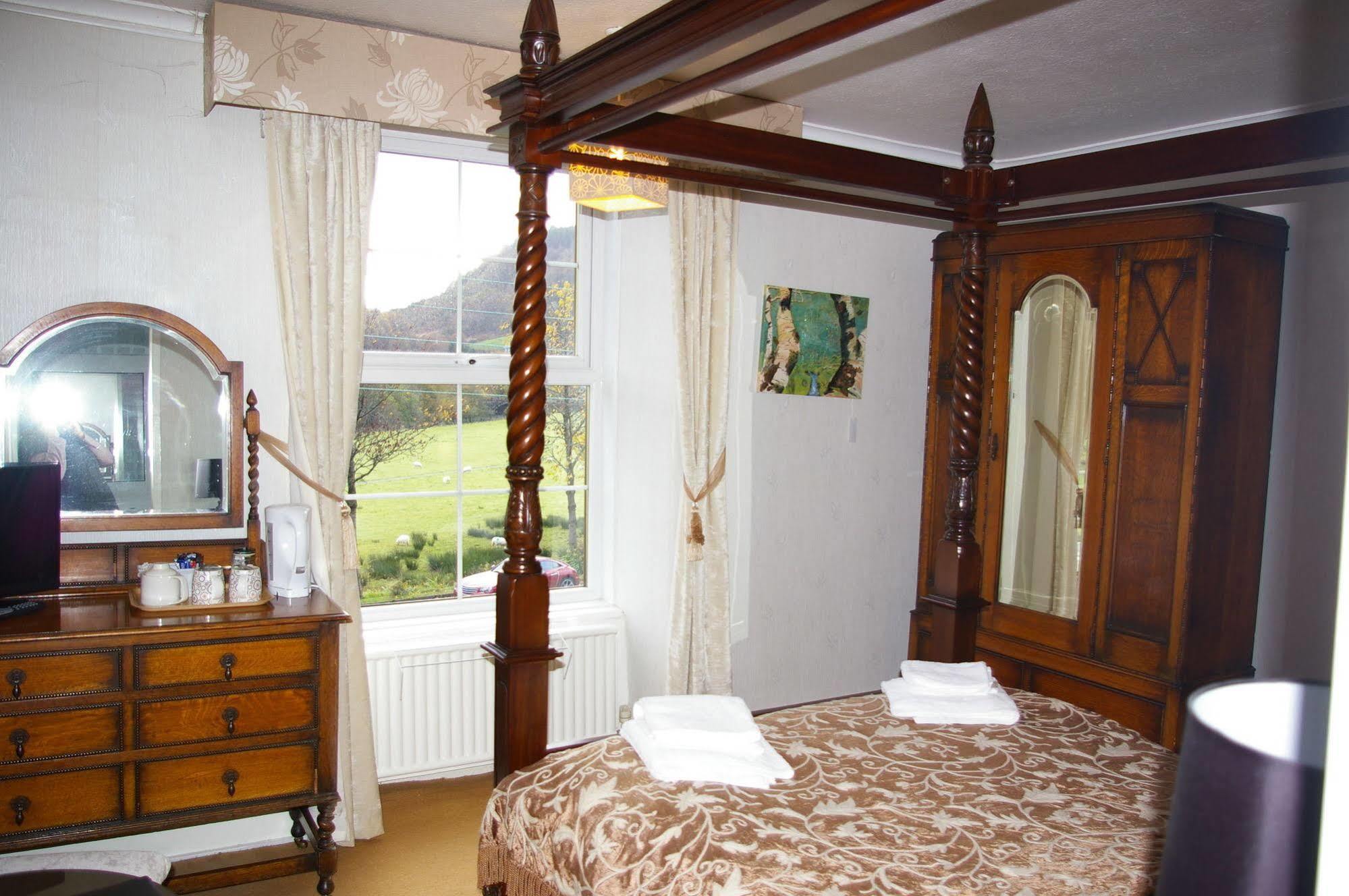 Elen's Castle Hotel Dolwyddelan Exterior foto
